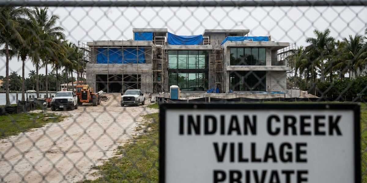 Image for: Mark Zuckerberg Purchases $170 Million Miami Mansion, Assures Public He 'Really Connects With Regular People'