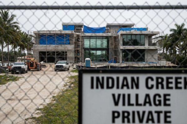 Image for: Mark Zuckerberg Purchases $170 Million Miami Mansion, Assures Public He 'Really Connects With Regular People'